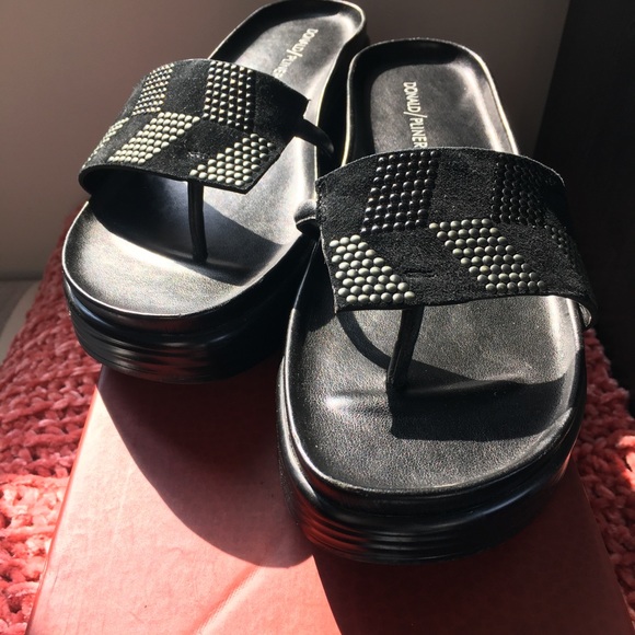 SOLD!  Donald J.  Pliner FIFI 19SPKS Sandals NIB - Picture 6 of 6